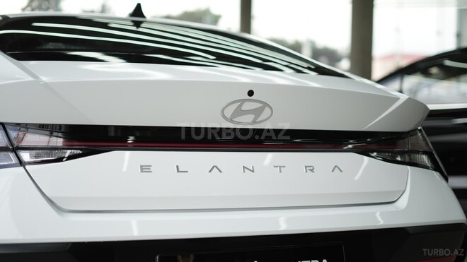 Hyundai Elantra-21