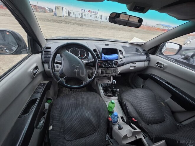 Mitsubishi L200-3