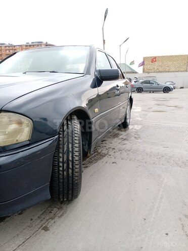 Mercedes C 220 1998, 240,543 km - 2.2 l - Bakı
