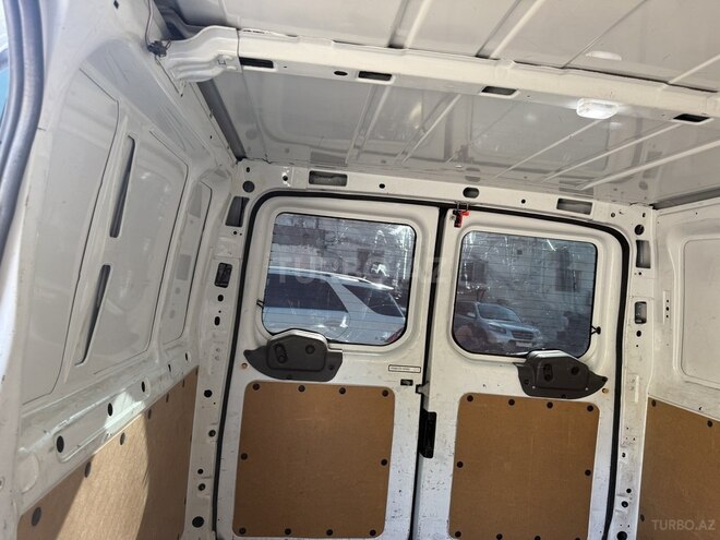 Ford Transit-2