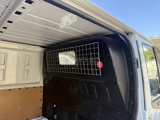 Ford Transit-3