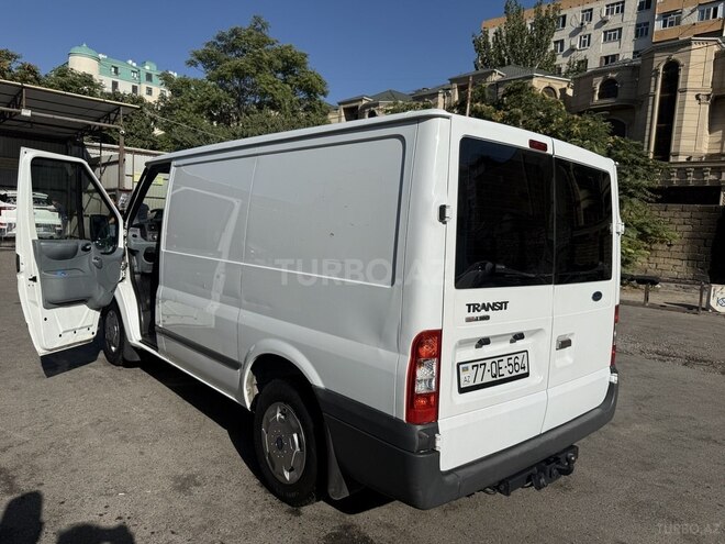 Ford Transit-11