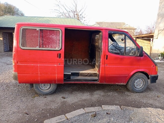 Ford Transit-2