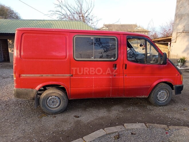 Ford Transit-3