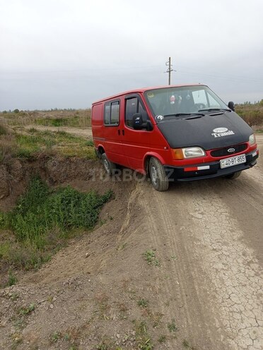 Ford Transit-12