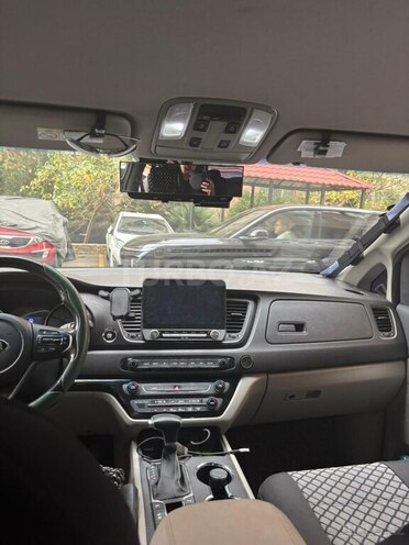 Kia Carnival-10