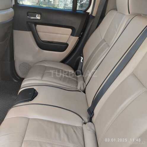 Hummer H3-8