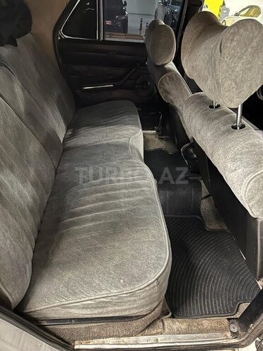 GAZ 24 1983, 150,000 km - 2.5 l - Gəncə