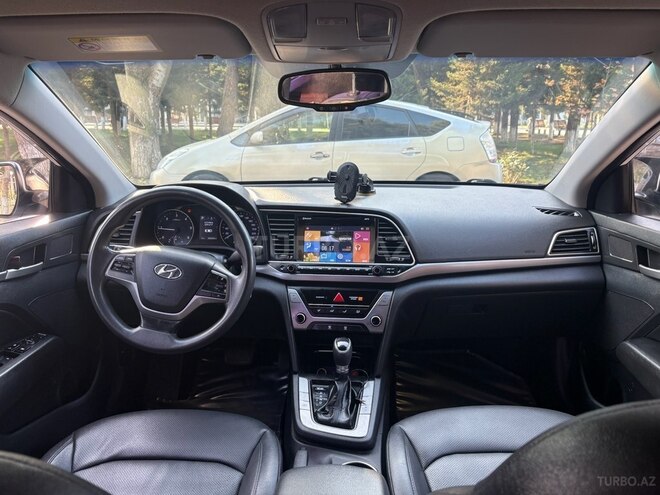 Hyundai Avante 2016, 250,000 km - 1.6 л - Bakı