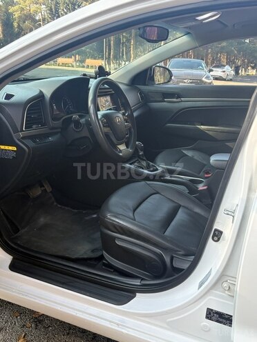 Hyundai Avante 2016, 250,000 km - 1.6 л - Bakı