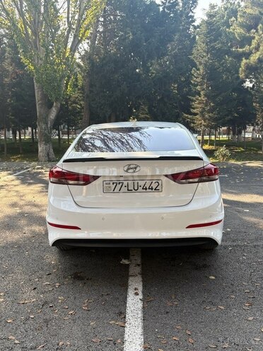 Hyundai Avante 2016, 250,000 km - 1.6 л - Bakı