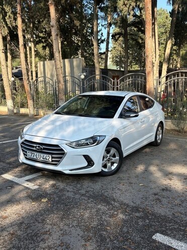 Hyundai Avante 2016, 250,000 km - 1.6 л - Bakı