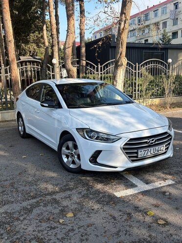 Hyundai Avante 2016, 250,000 km - 1.6 л - Bakı