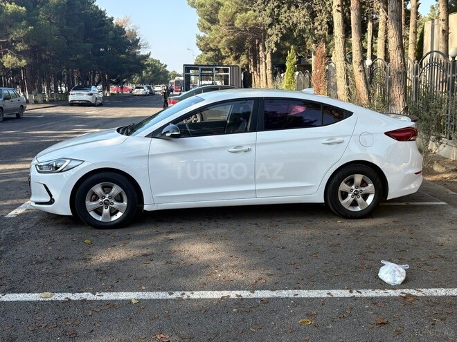 Hyundai Avante 2016, 250,000 km - 1.6 л - Bakı