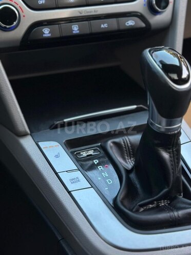 Hyundai Elantra 2017, 205,996 km - 2.0 l - Bakı