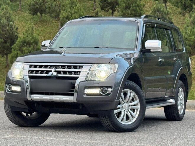 Mitsubishi Pajero 2015, 140,000 km - 3.8 л - Bakı