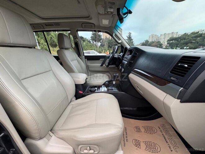 Mitsubishi Pajero 2015, 140,000 km - 3.8 л - Bakı