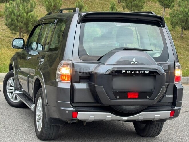 Mitsubishi Pajero 2015, 140,000 km - 3.8 л - Bakı