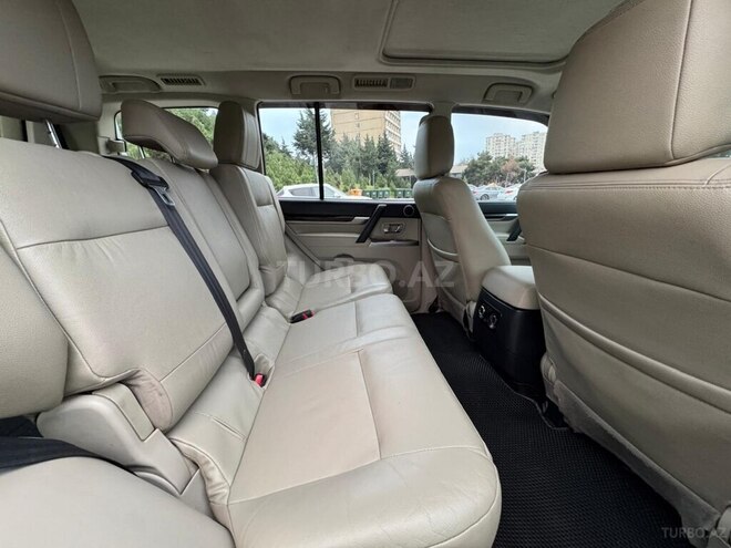 Mitsubishi Pajero 2015, 140,000 km - 3.8 л - Bakı