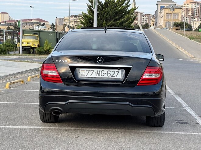 Mercedes C 250 2014, 266,000 km - 1.8 л - Bakı