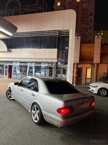 Mercedes E 240 1999, 375,000 km - 2.4 l - Bakı