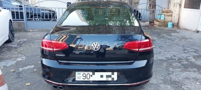 Volkswagen Passat 2018, 77,200 km - 2.0 л - Bakı