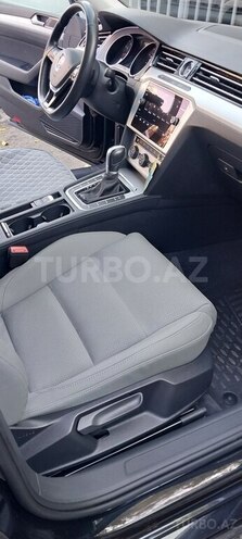 Volkswagen Passat 2018, 77,200 km - 2.0 л - Bakı