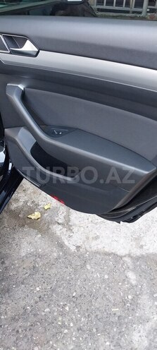 Volkswagen Passat 2018, 77,200 km - 2.0 л - Bakı
