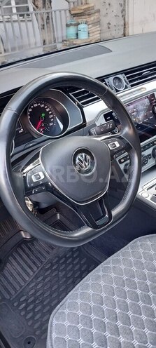 Volkswagen Passat 2018, 77,200 km - 2.0 л - Bakı