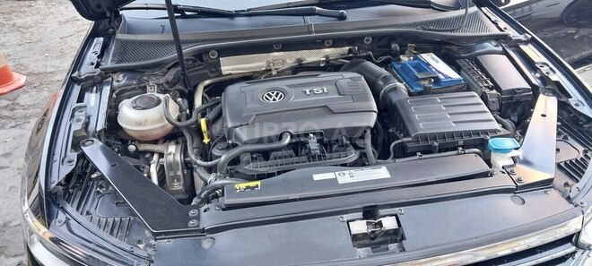 Volkswagen Passat 2018, 77,200 km - 2.0 л - Bakı