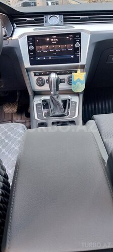 Volkswagen Passat 2018, 77,200 km - 2.0 л - Bakı