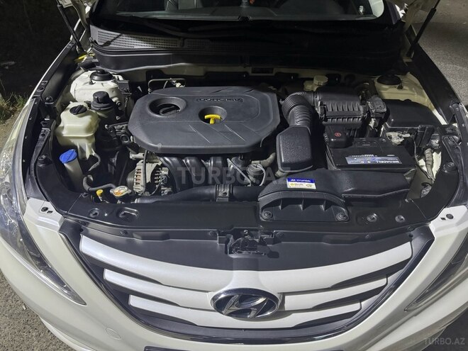 Hyundai Sonata-6