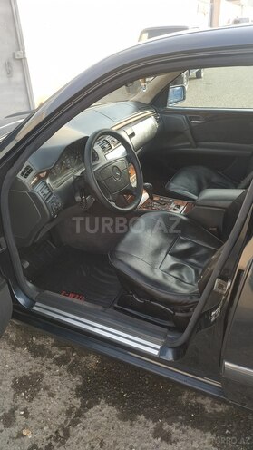 Mercedes E 240-9