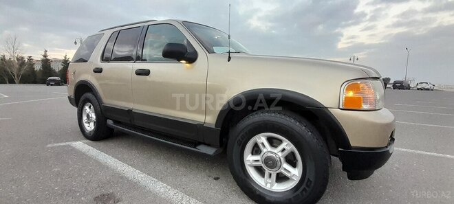 Ford Explorer-4