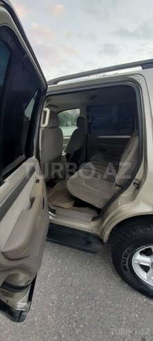 Ford Explorer-6