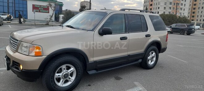 Ford Explorer-11