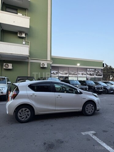 Toyota Aqua 2019, 133,000 km - 1.5 l - Bakı