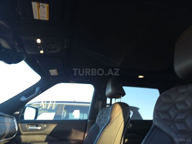 Nissan Armada-10