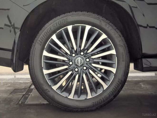 Nissan Armada-14
