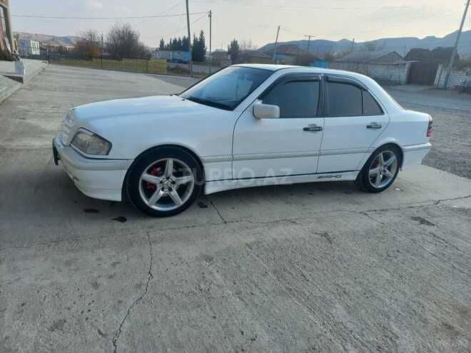 Mercedes C 200 2000, 298,500 km - 2.0 л - Qazax