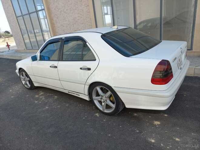 Mercedes C 200 2000, 298,500 km - 2.0 л - Qazax