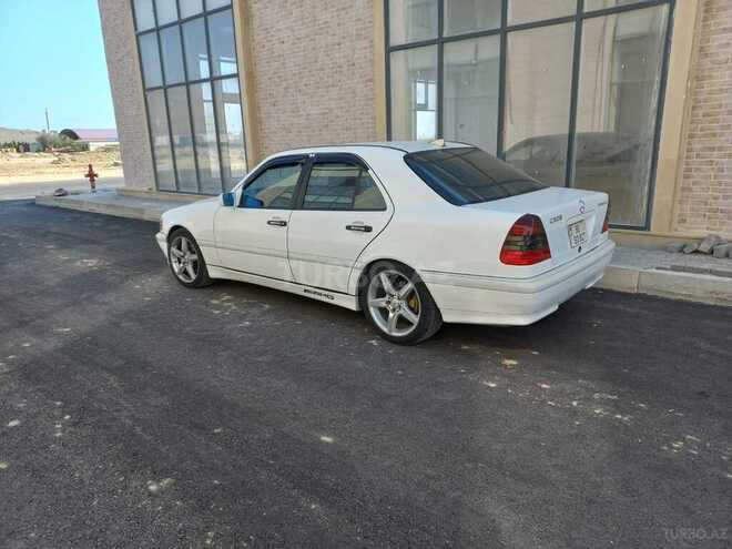 Mercedes C 200 2000, 298,500 km - 2.0 л - Qazax
