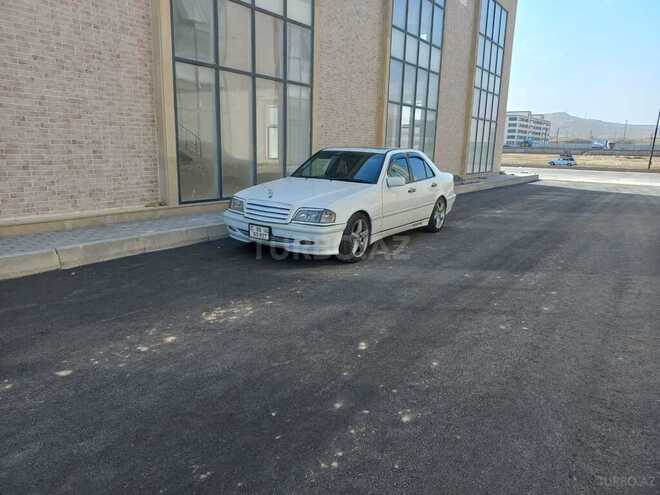 Mercedes C 200 2000, 298,500 km - 2.0 л - Qazax