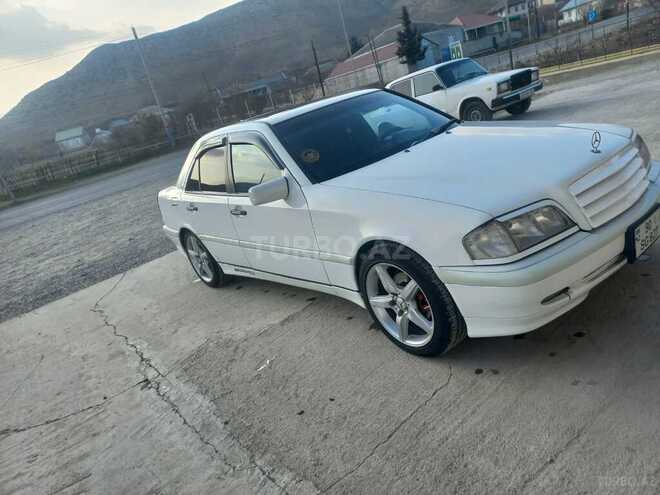 Mercedes C 200 2000, 298,500 km - 2.0 л - Qazax