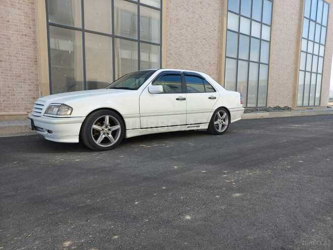 Mercedes C 200 2000, 298,500 km - 2.0 л - Qazax