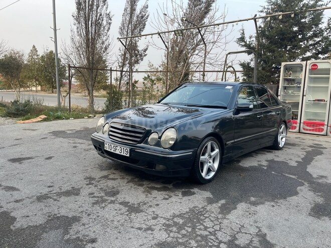 Mercedes E 220-2