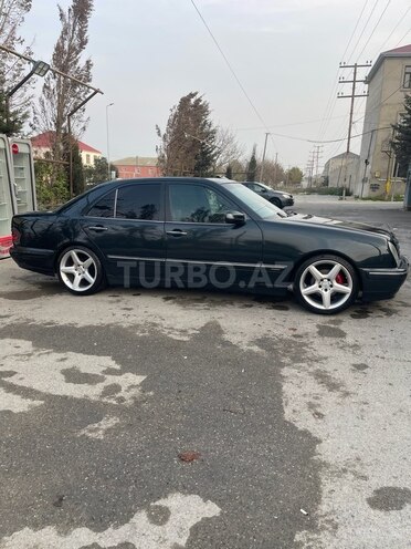 Mercedes E 220-6