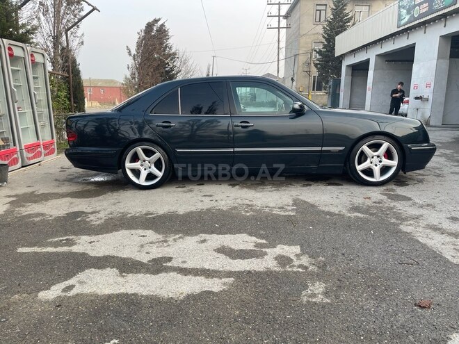 Mercedes E 220-3
