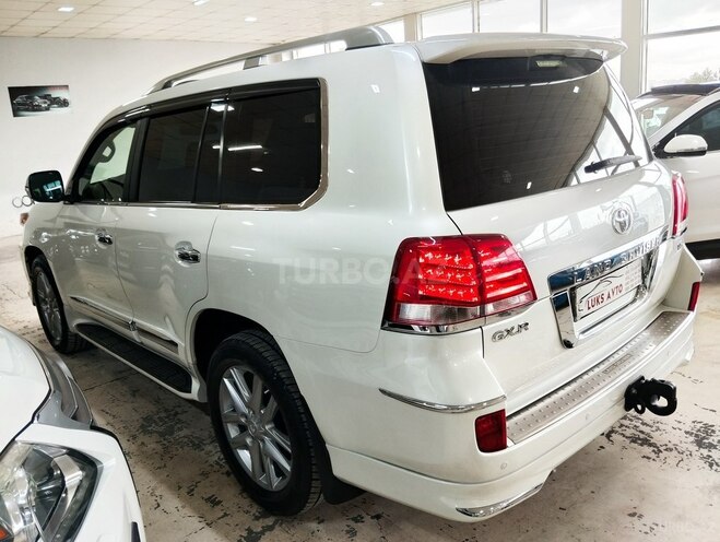 Toyota Land Cruiser-4