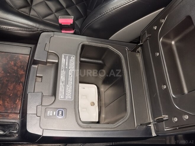 Toyota Land Cruiser-16